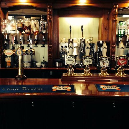 The Swan Inn Sturminster Newton Zewnętrze zdjęcie