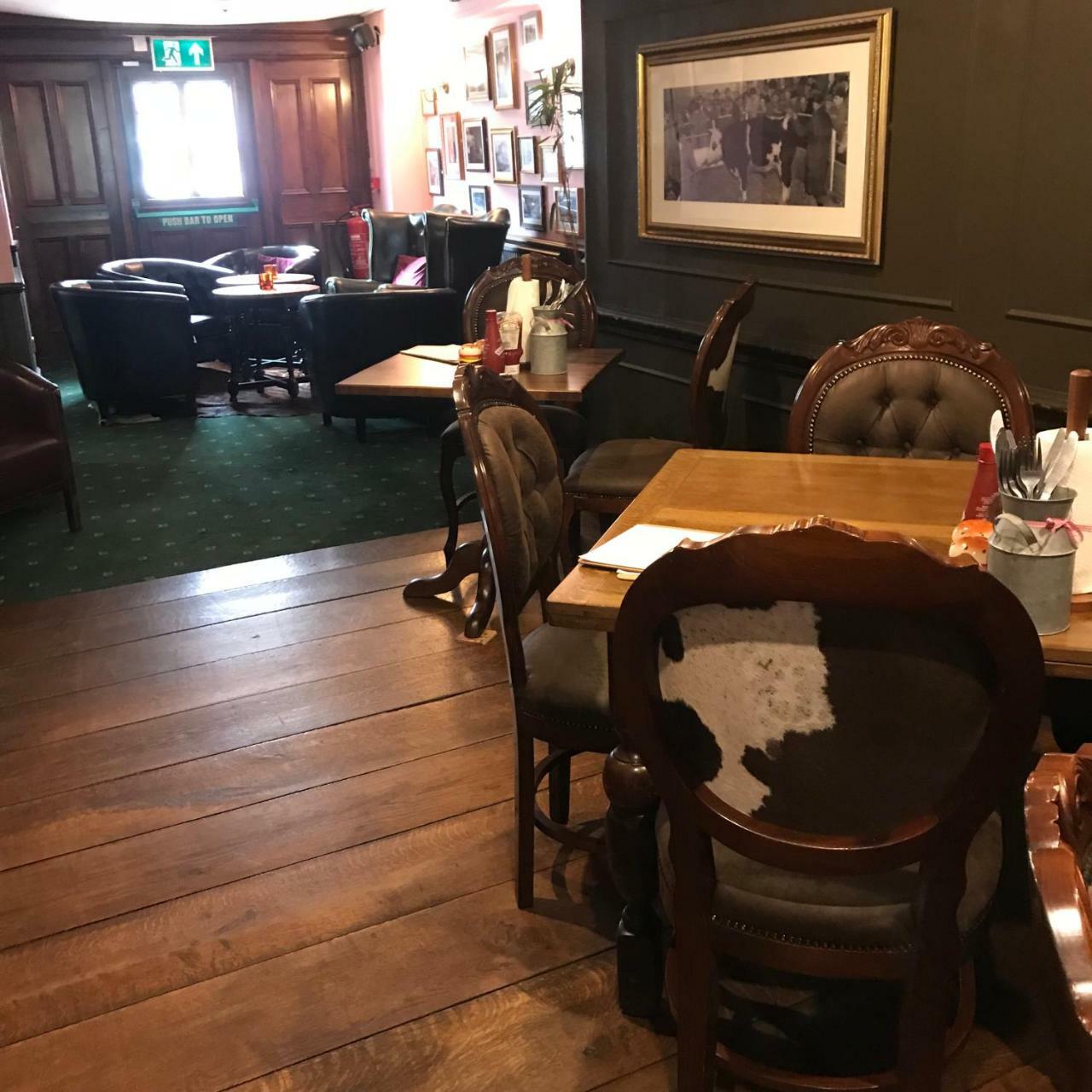 The Swan Inn Sturminster Newton Zewnętrze zdjęcie